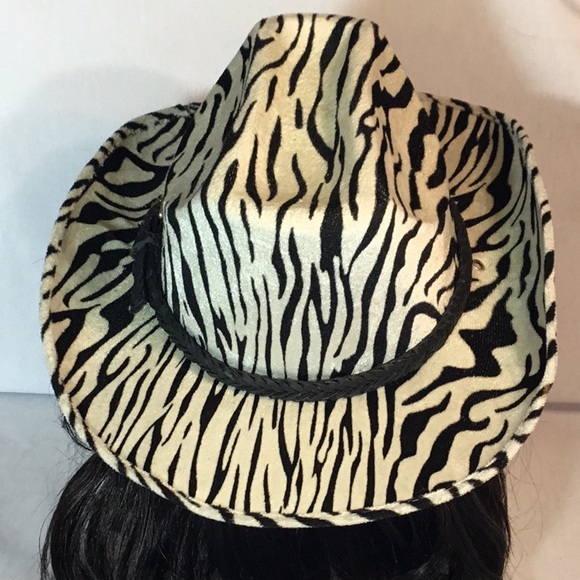 Lovely’s Collection - Picture 3 of 5